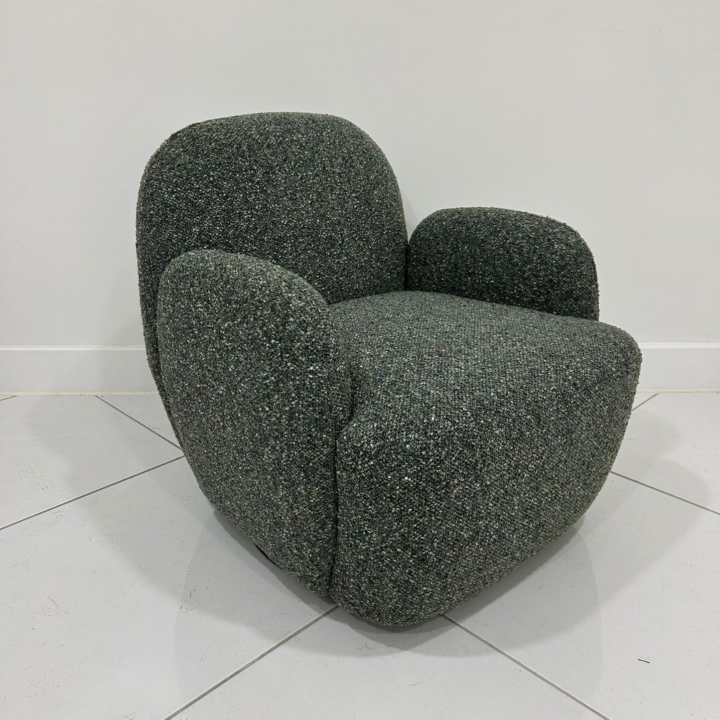 Mickey Swivel Chair