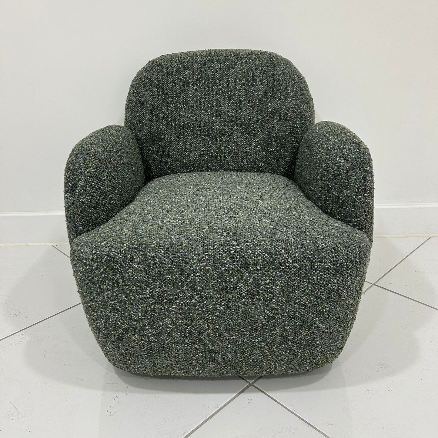 Mickey Swivel Chair